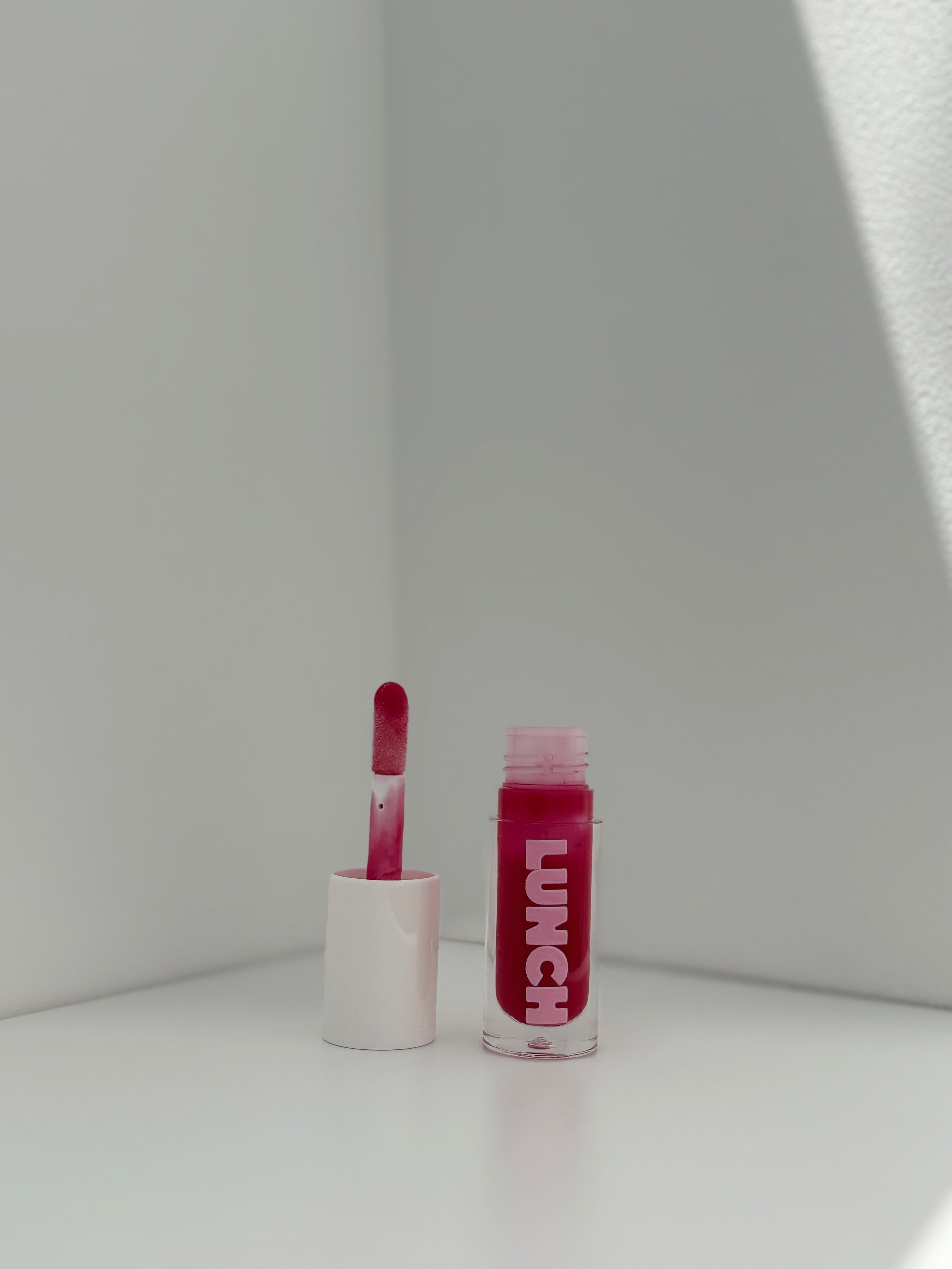 Tinted lip oil
